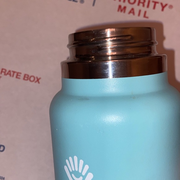 Hydro Flask - Picture 3 of 7
